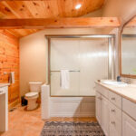 Cedar Lodge bath room
