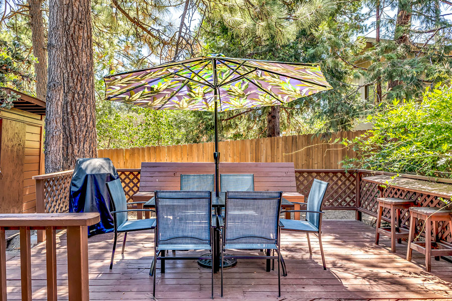 Ridge Dome Outdoor seating area
